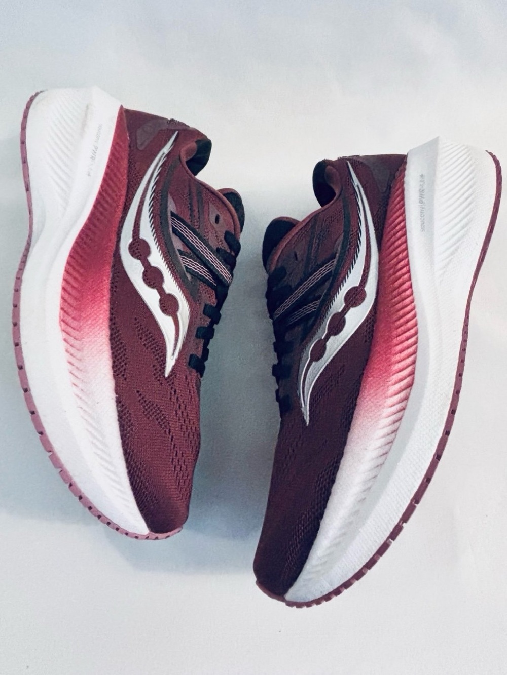 SAUCONY Triumph 20 Running Shoes